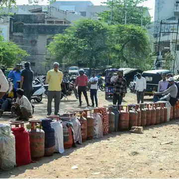 युद्ध के चलते गैस को लेकर स्थिति चिंताजनक, केंद्र ने माना