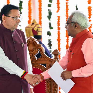 धामी सरकार का नया दांव: पांच नए मंत्री, पूरी कैबिनेट, चुनाव की तैयारी तेज