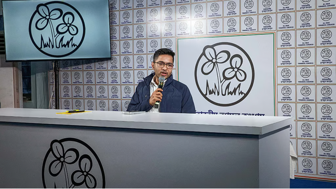 क्या अपने बीरभूम दौरे पर बांग्लादेश में पुश-बैक की गयी सोनाली बीबी से मिलेंगे अभिषेक बनर्जी?