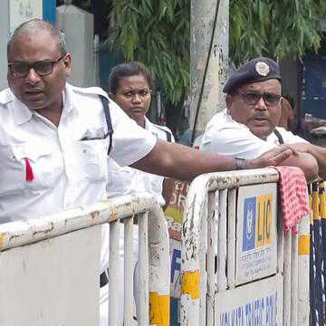 पश्चिम बंगाल में 15 बूथों पर पुनर्मतदान, TMC प्रतिनिधिमंडल पहुंचा राज्य चुनाव आयोग कार्यालय