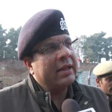 वाराणसी में अवैध प्रवासियों के खिलाफ यूपी पुलिस का ‘ऑपरेशन टॉर्च’ शुरू