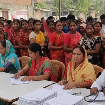 युवा साथी और लक्ष्मी भंडार के फॉर्म भरने के दौरान ‘प्रेशर चेक’ स्वास्थ्य शिविर