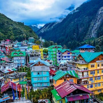 पर्यटकों के लिए सिक्किम खोला गया, खतरे से बचने के लिए हेल्पलाइन नंबर जारी