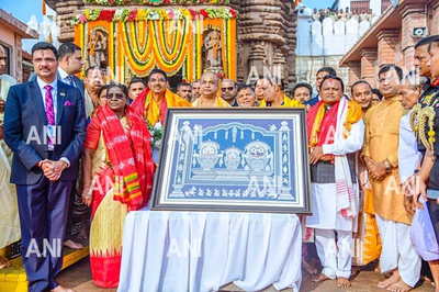 अपने पैतृक गांव में लौटकर भावनाओं में डूबीं राष्ट्रपति द्रौपदी मुर्मू