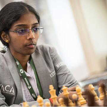 फीडे महिला कैंडिडेट्स 2026 में वैशाली की शानदार जीत बनीं पहली भारतीय महिला विजेता