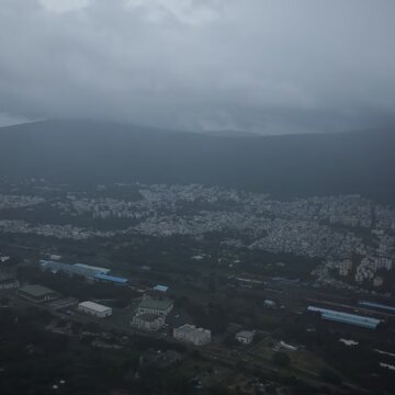 मोंथा का कहर! उत्तर भारत में झमाझम बारिश से बढ़ी ठंड, यूपी-बिहार में अलर्ट, दिल्ली में गिरेगा पारा