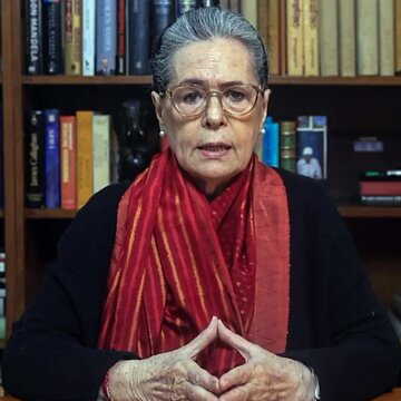 खामेनेई की हत्या पर सियासी घमासान: सोनिया का मोदी सरकार की चुप्पी पर सवाल, -'यह 'तटस्थता' नहीं,जिम्मेदारी से पलायन'