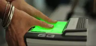 अब बायोमेट्रिक प्रणाली से होगी मतदाताओं की पहचान? सुप्रीम कोर्ट में दायर याचिका पर जवाब तलब