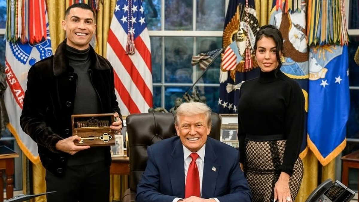 ‘मेरा बेटा रोनाल्डो का पक्का फैन है’, अमेरिकी राष्ट्रपति ने बताया, अमेरिका के राष्ट्रपति डोनाल्ड ट्रंप रोनाल्डो के साथ समय बिताते