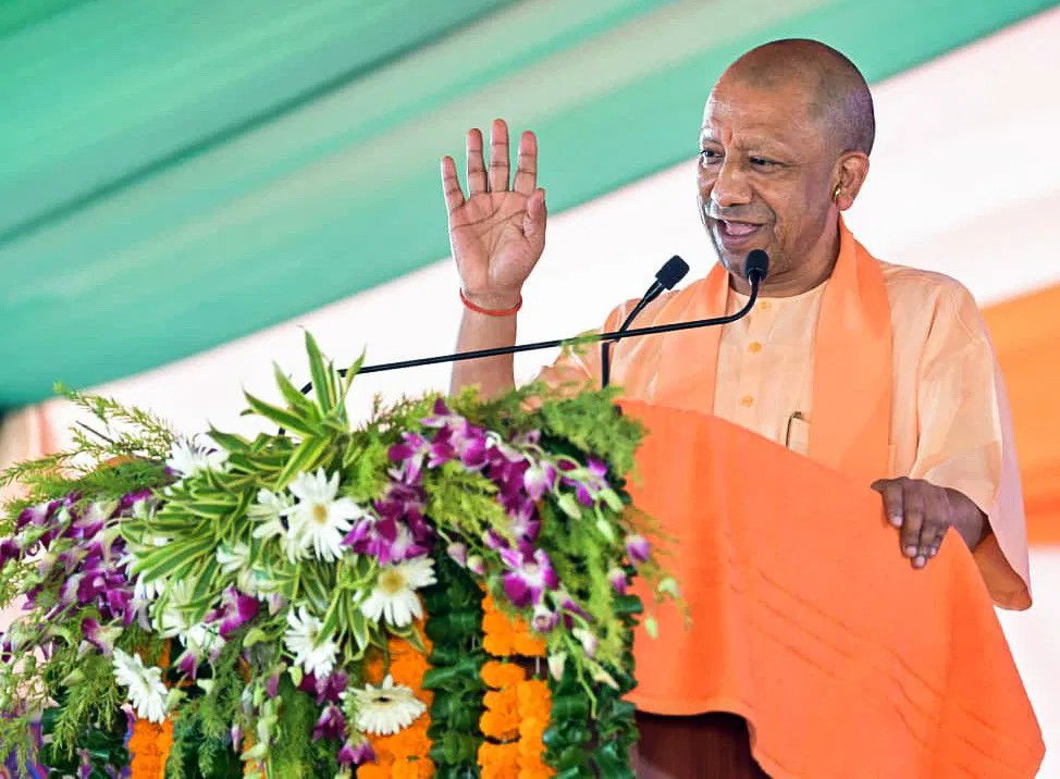 'लापरवाही बर्दाश्त नहीं, अधिकारी फील्ड में रहें', त्योहारों पर सीएम योगी का सख्त आदेश