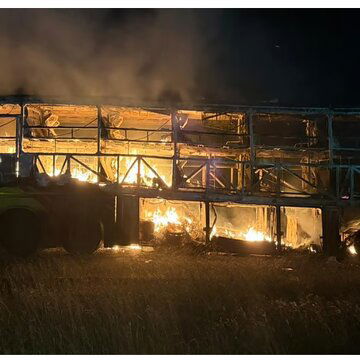 आंध्र प्रदेश में बस में आग लगने से कम से कम 20 लोगों की मौत की आशंका