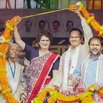 Kerala Election: पेरावूर की सभा में प्रियंका गांधी बोलीं- “पढ़े-लिखे युवाओं को राज्य छोड़ना पड़ रहा”