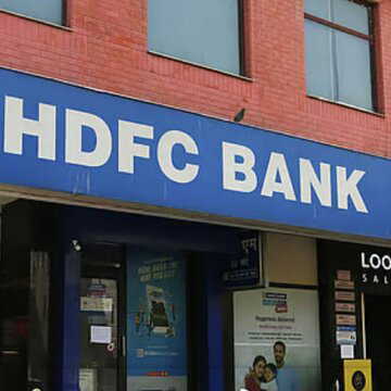 चेयरमैन अतनु चक्रवर्ती के इस्तीफे पर नजर? HDFC बैंक में एक्सर्टनल लॉ फर्म की नियुक्ति की घोषणा