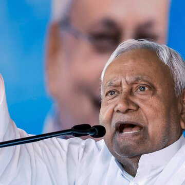 पटना विश्वविद्यालय में नीतीश कुमार का कार्यक्रम, VC मुद्दे पर छात्रों का हंगामा