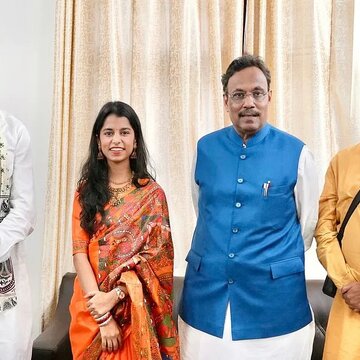 2 करोड़ रुपये की संपत्ति की मालिक हैं मैथिली ठाकुर, गायकी के अलावा इन कामों से भी होती है कमाई