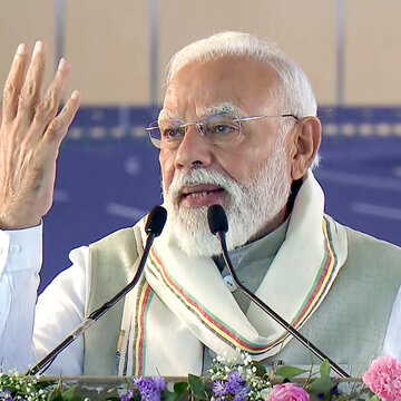 PM नरेंद्र मोदी ने कोलकाता की ब्रिगेड सभा से 18 हजार करोड़ रुपए की कौन सी परियोजनाओं का किया उद्घाटन?