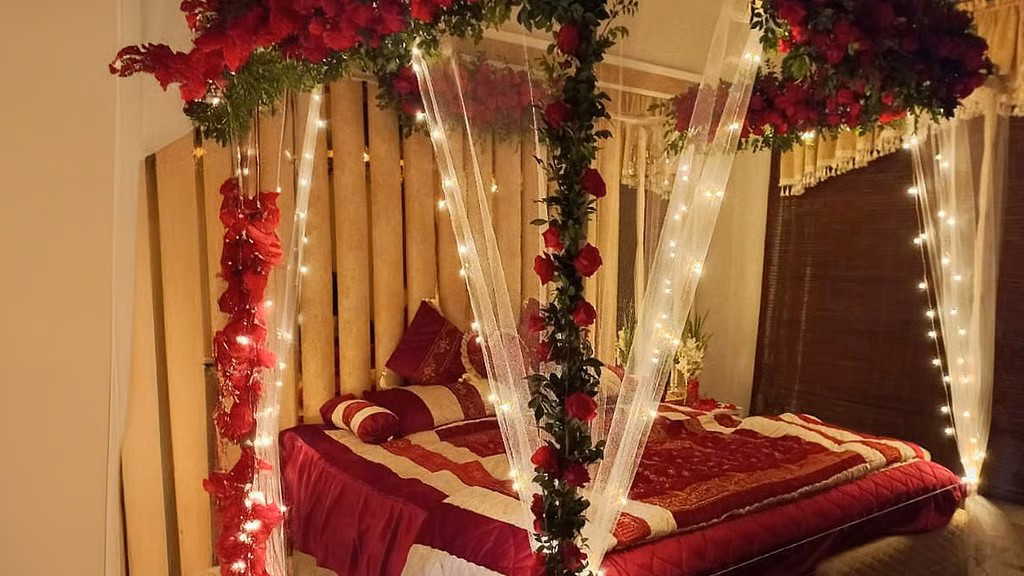 शादी का मौसम चल रहा है, जानें वास्तु के अनुसार फूलवाली शादी के कमरे को कैसे सजाएं ?