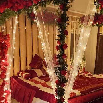 शादी का मौसम चल रहा है, जानें वास्तु के अनुसार फूलवाली शादी के कमरे को कैसे सजाएं ?