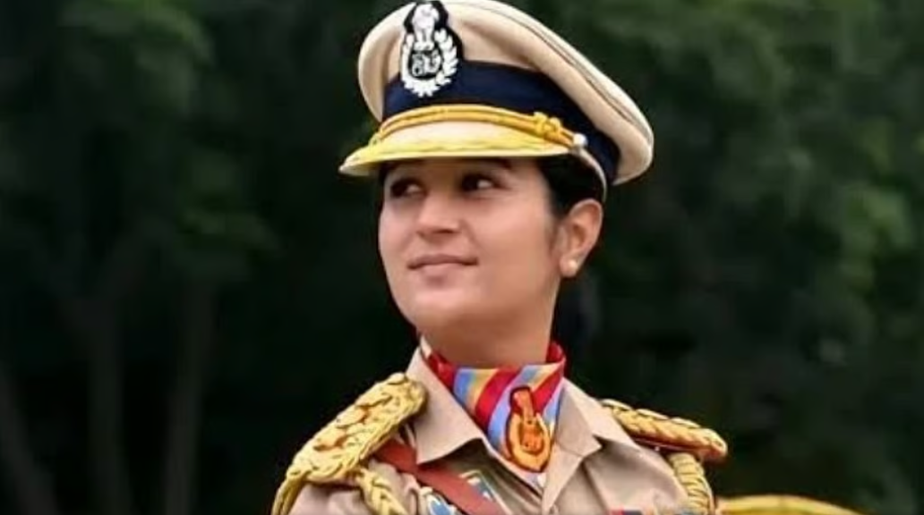 2026 के परेड में संभाली पूरी सीआरपीएफ दस्ते का कमान, नेतृत्व में अब देश की ‘बेटी’