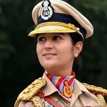 2026 के परेड में संभाली पूरी सीआरपीएफ दस्ते का कमान, नेतृत्व में अब देश की ‘बेटी’