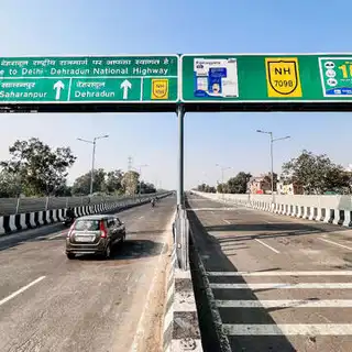 खुलने वाला है दिल्ली-देहरादून एक्सप्रेसवे, कब से? जानिए रूट और कितना होगा टोल टैक्स?