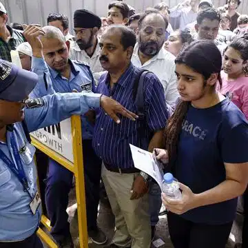 तकनीकी समस्या से CUET-UG परीक्षा प्रभावित, कुछ केंद्रों पर देर से शुरू हुई परीक्षा