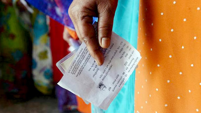 घर-घर जाकर मतदाताओं को वोटर स्लिप देंगे BLO, चुनाव आयोग का सख्त निर्देश