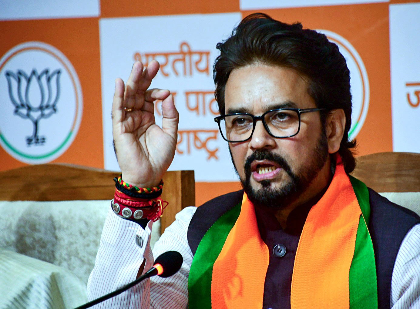 'गुंडों और ताकतवर लोगों के बेटों को टिकट दिए गए', अनुराग ठाकुर का विपक्ष पर आरोप, लेकिन भाजपा की स्थिति क्या है?