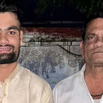 बुरी खबर! क्रिकेटर रिंकु सिंह के पिता का हुआ निधन, क्या आगे विश्वकप खेलेंगे?