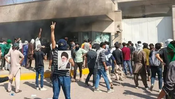 पाकिस्तान से लेकर इराक तक, खामेनेई की मौत के विरोध में प्रदर्शन