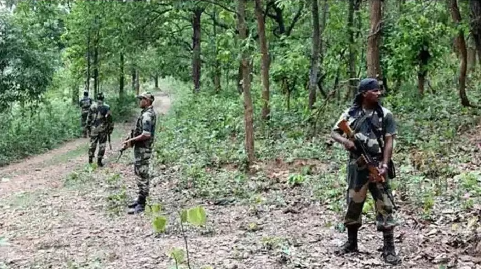 छत्तीसगढ़ के जंगलों में सुरक्षा बलों के साथ मुठभेड़, तीन माओवादी ढेर; एक महिला भी शामिल