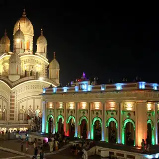 कोलकाता के इन ऐतिहासिक और लोकप्रिय जगहों पर हर कोई हार बैठता है दिल