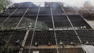 दिल्ली के विवेक विहार में भीषण अग्निकांड, इमरजेंसी रास्ता बंद होने से नौ लोगों की दर्दनाक मौत