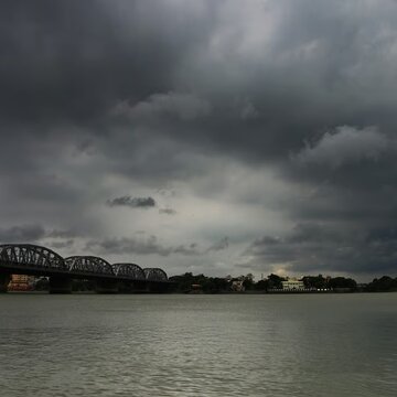 कोलकाता समेत कई जिलों में बारिश की संभावना, कैसा रहेगा अगले दो दिनों का मौसम?