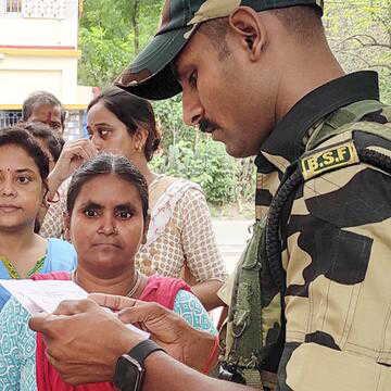 Assembly Elections 2026: सुरक्षा के कड़े इंतज़ाम के बीच तमिलनाडु और पश्चिम बंगाल में  मतदान जारी