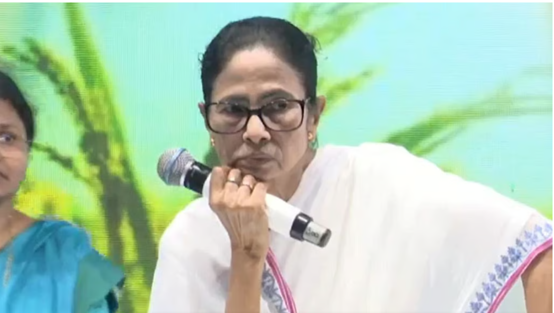 मुख्यमंत्री ममता बनर्जी ने निजी स्कूलों से बुधवार को भी छुट्टी देने का किया अनुरोध, जतायी चिंता