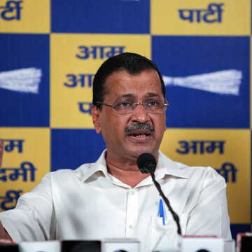 केजरीवाल ने उठाया चुनाव आयोग पर सवाल, कहा– दिल्ली जैसा हाल बंगाल में भी