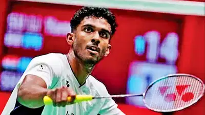 विश्व चैंपियन के क्रॉसकोर्ट स्मैश से धराशायी हुए आयुष