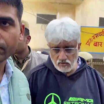 फिल्म निर्माता विक्रम भट्ट और पत्नी श्वेतांबरी को 7 दिन की रिमांड, 30 करोड़ के बायोपिक घोटाले में अब खुलेगा राज!