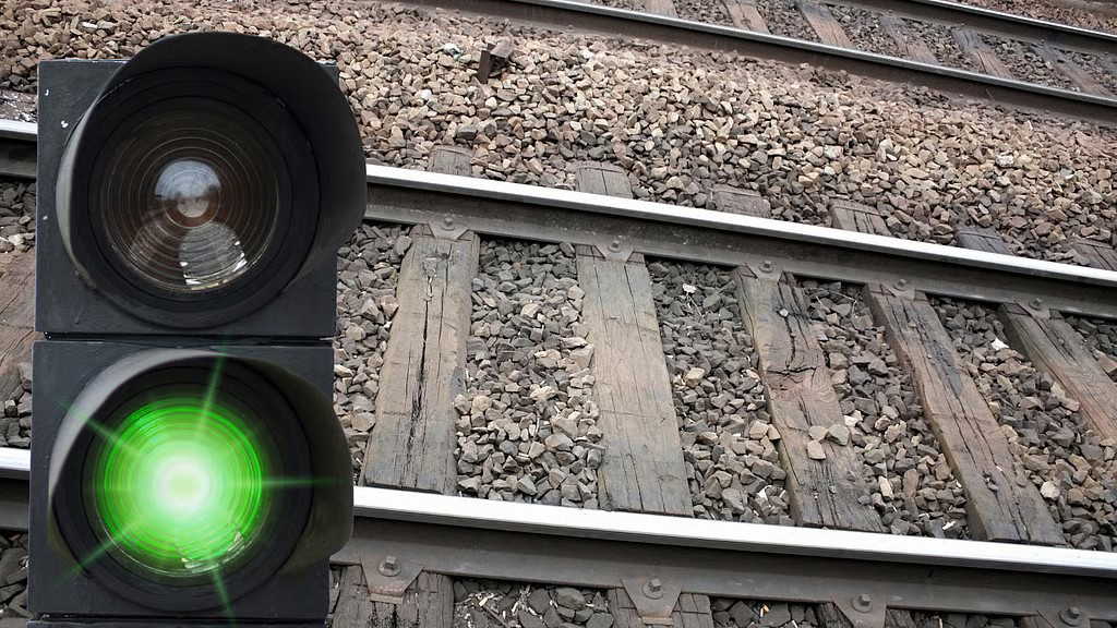 आज ब्रिगेड में गीतापाठ का महा आयोजन, तीन विशेष लोकल ट्रेनें चलेंगी