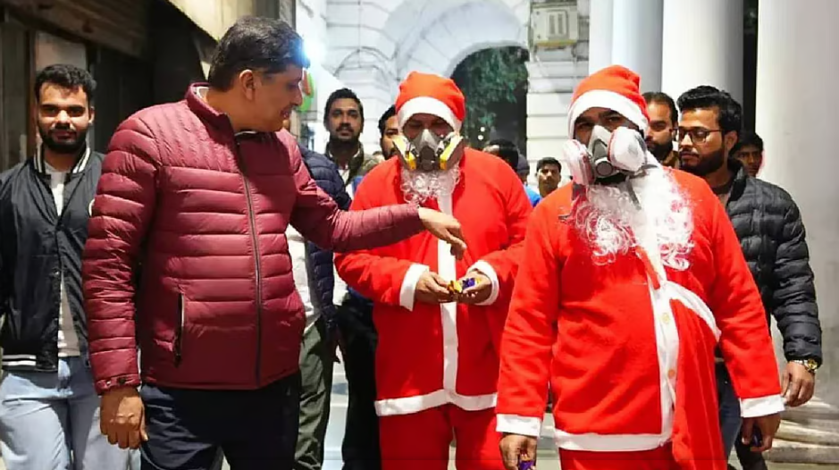 सांता क्लॉज के बेहोश होने का वीडियो: ईसाई धार्मिक भावनाओं को ठेस पहुंचाने के आरोप में आप नेता के खिलाफ एफआईआर
