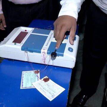 बिहार चुनाव के दूसरे चरण से पहले नेताओं के बीच आरोप-प्रत्यारोप तेज़, जानें किसने क्या कहा