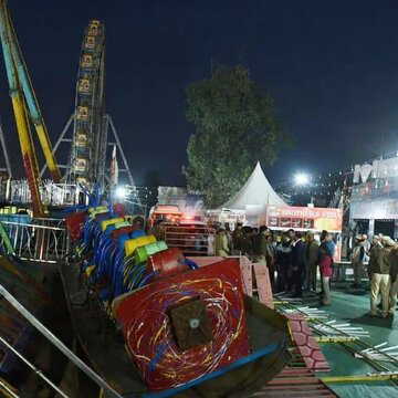 हरियाणा के सूरजकुंड मेले में झूला टूटा, पुलिस इंस्पेक्टर की मौत, एक दर्जन से ज्यादा घायल