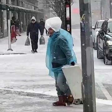 अमेरिका में बर्फीले तूफान का कहर, करीब 9 हजार उड़ानें रद्द, कई इलाकों में अलर्ट