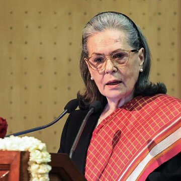 79 वर्ष की हुईं सोनिया गांधी, देशभर से शुभकामनाओं का तांता, मोदी ने बधाई