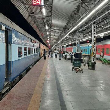 कंचनकन्या एक्सप्रेस समेत उत्तर बंगाल जाने वाली कई ट्रेनें रद्द और रूट परिवर्तित, देखें सूची