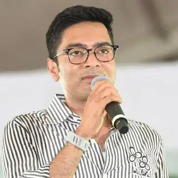 बंगाल मेरी जन्मभूमि और कर्मभूमि है, 4 मई को बंगाल में जरूर रहिएगा - अभिषेक बनर्जी ने किससे कहा?