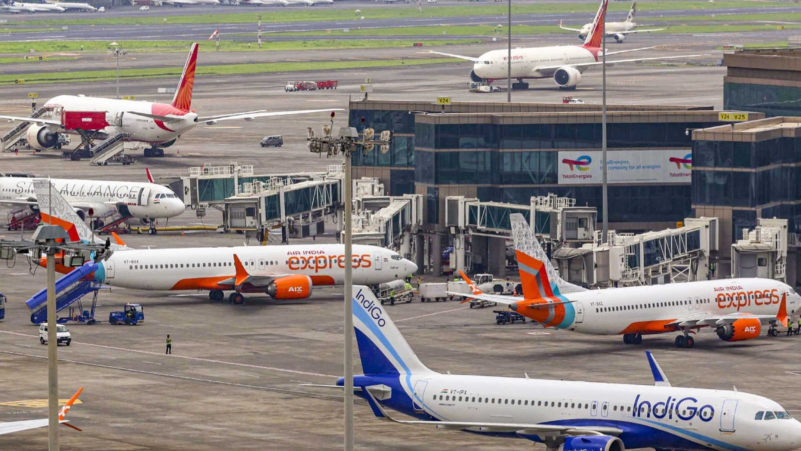 एयर टिकट रिफंड नियम बदलेः 48 घंटे के भीतर टिकट रद्द या बदलाव पर नहीं लगेगा अतिरिक्त शुल्क