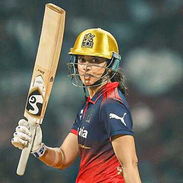 शतक से चूकने के बावजूद नया रिकॉर्ड, हरमन को पछाड़कर WPL में शीर्ष पर स्मृति