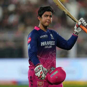 15 साल के वैभव सूर्यवंशी ने मचाया धमाल, सचिन का रिकॉर्ड खतरे में